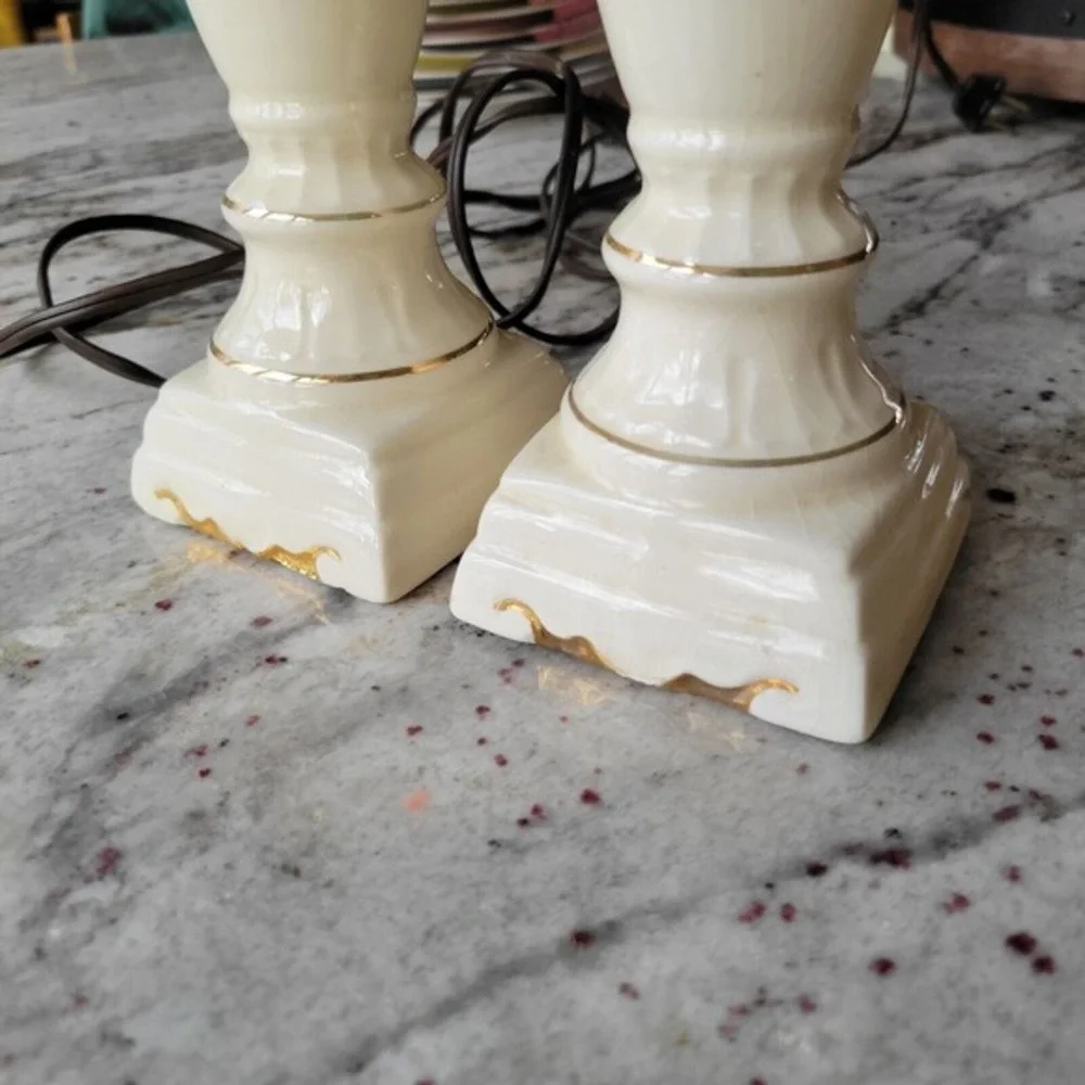 Mid Century Hand Painted Porcelain Boudoir Lamp‎ SET TESTED AND WORK